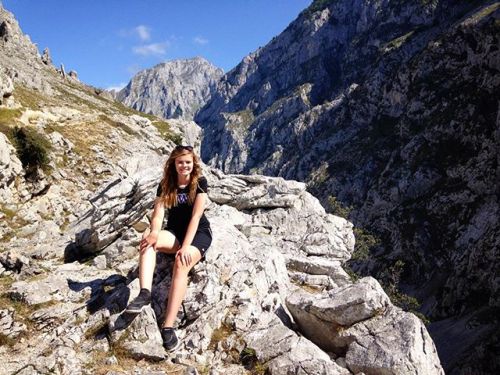 Check out this proud Husky hiking the Cares Trail all the way in Spain. Way to represent! #GlobalDawgs