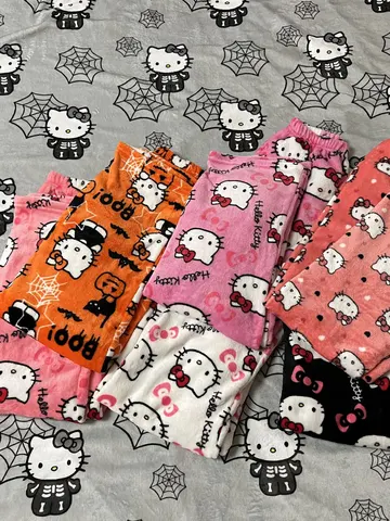 Sanrio Hello Kitty flanelowa piżama czarny damski ciepła, z wełny kreskówka na co dzień majtki domowe w jesienną zimę modne spodnie