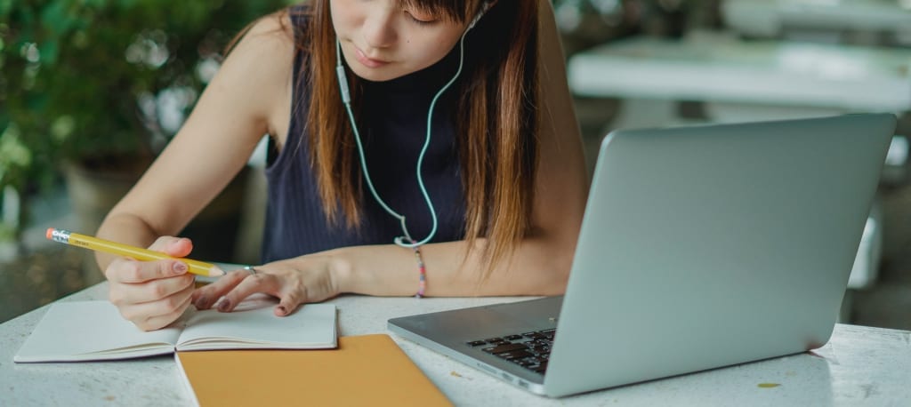 Asynchronesch Klass Bedeitung