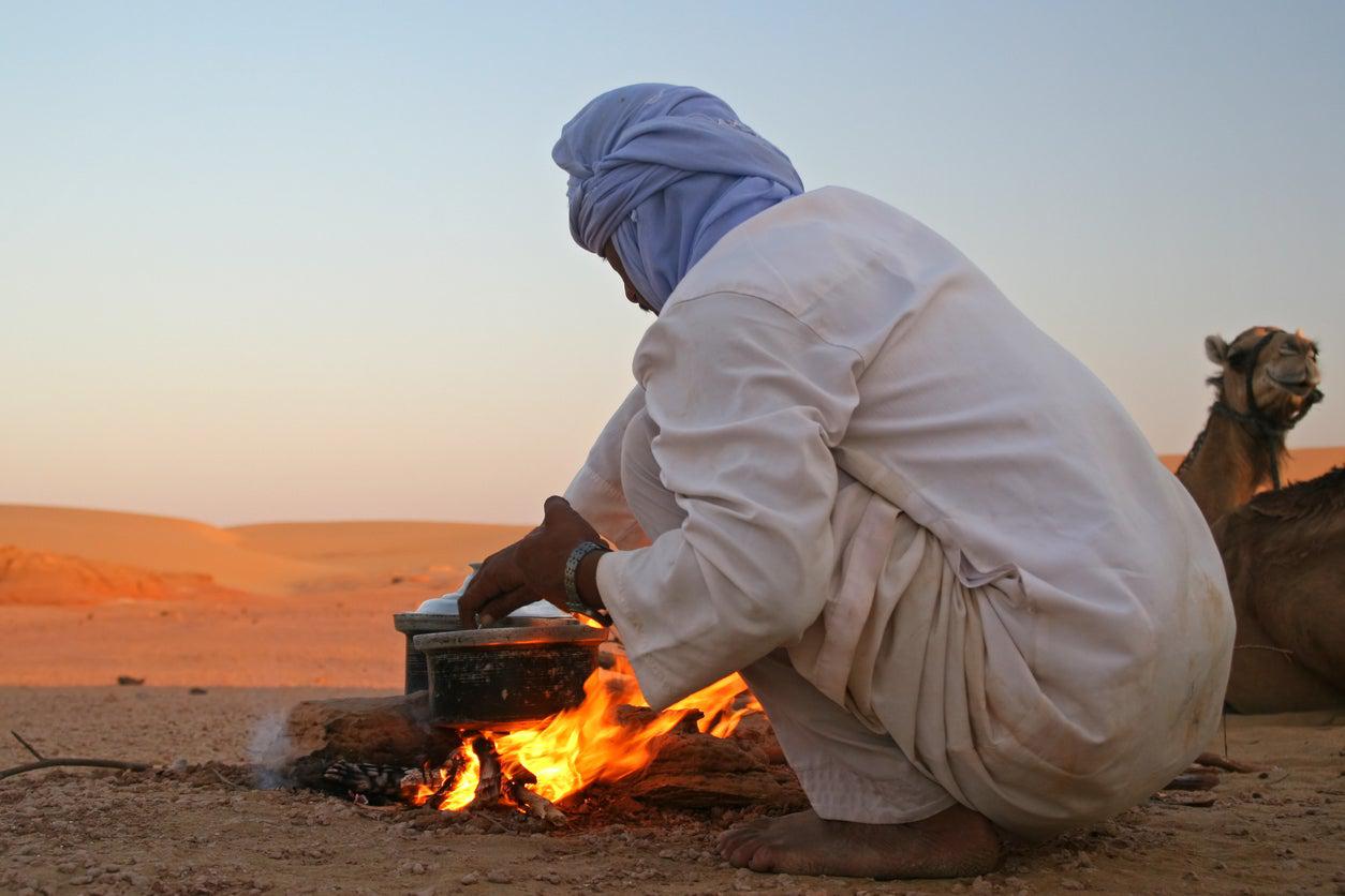 Savour hearty servings of mandi, imbakbaka and libbah bread (Getty Images/iStockphoto)