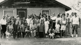 “Unidentified African American family”. Rondo Neighborhood Photograph Collection.