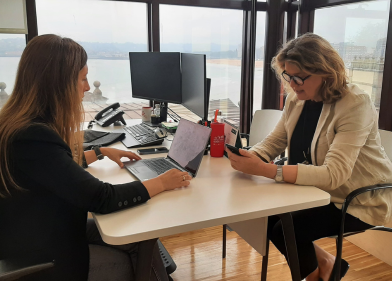 Patricia Oreña, presidenta de ATA Asturias se ha reunido con Angela Pumariega, concejala de Economía del Ayuntamiento de Gijón