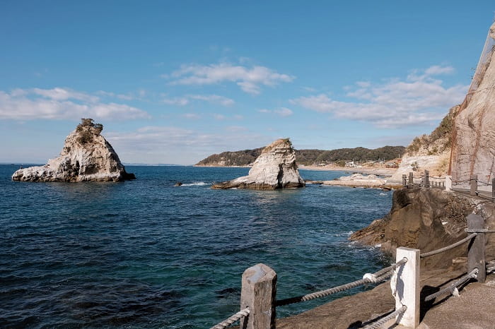 内房側の雀島