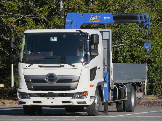 日野自動車&nbsp;レンジャー&nbsp;2.35t 4段ラジコンフックイン&nbsp;内寸-長551x幅212x高48&nbsp;愛媛県