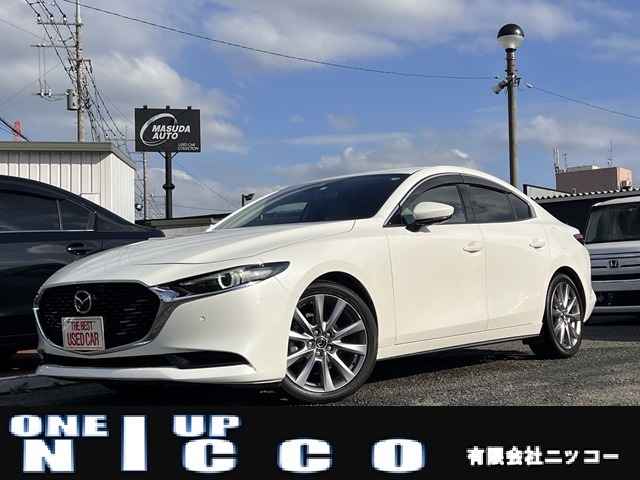 マツダMAZDA3セダンボーズサウンド12スピーカー タイヤ新品 中古車画像