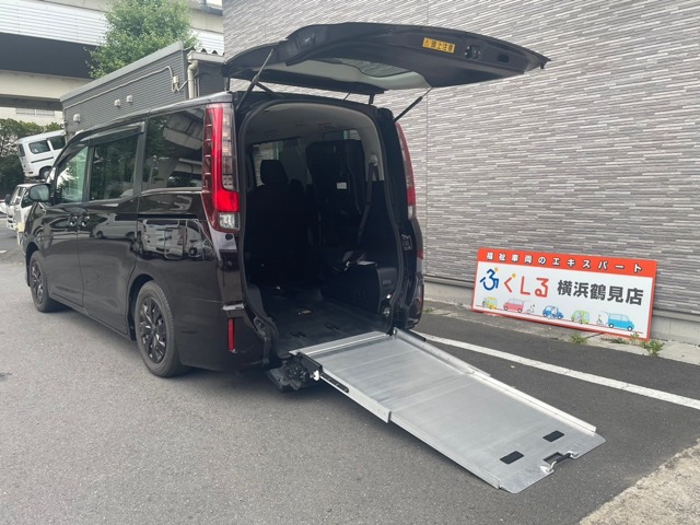 トヨタ&nbsp;ノア&nbsp;車いす仕様車 タイプ1 車いす2脚仕様&nbsp;&nbsp;神奈川県