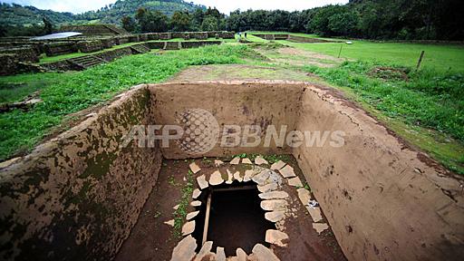 1000年前の墳墓発見、約2万個のビーズなど出土 メキシコ