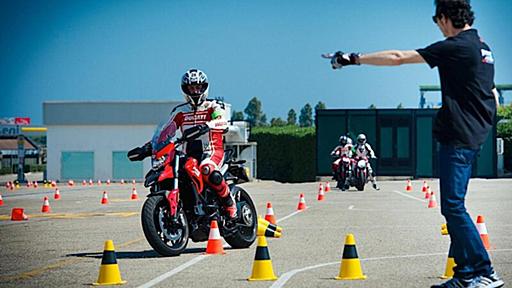 Motorcycle Riding School - Riding