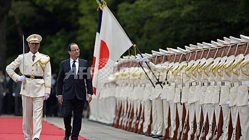 皇居でオランド仏大統領の歓迎行事