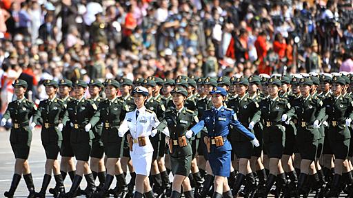 中国が軍事パレード開催へ、「日本を震え上がらせるため」 報道