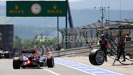 タイヤがF1マシンから外れてカメラマンを直撃、ドイツGP