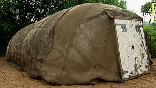 膨らませて水をかけるとコンクリートのように硬くなる防火・防塵・防水テント「Concrete Canvas Shelters」