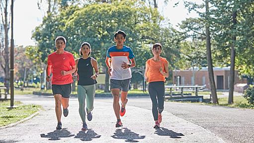 ランニングを楽しく続けるモチベーションに！ランニング仲間のすすめ | ASICS Japan