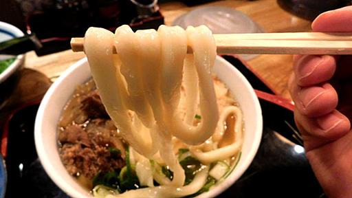 やわ麺でダシが美味しい「因幡うどん」が時代を経ても愛され続けるワケ【うまい・安い・腹いっぱいの博多スピリット】 - メシ通 | ホットペッパーグルメ