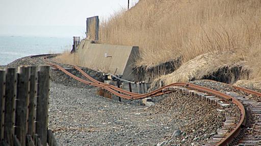 JR北海道日高線の一部廃止、利用者減だけでなく、迫り来る海岸線の脅威に力尽き（梅原淳） - エキスパート - Yahoo!ニュース