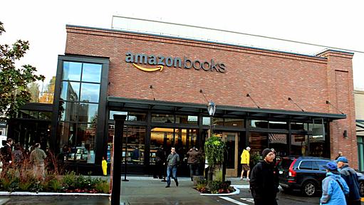 Amazonがついに開店させたリアル書店フォトレポート、中はこんな感じ