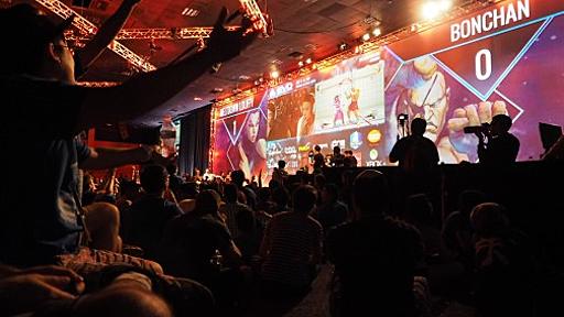 ［EVO2014］全世界が注目した決勝戦。「BBCP」優勝・ガリレオ選手と「ウルIV」優勝・Louffy選手へのインタビューを，最終日のリザルトと共にお届け