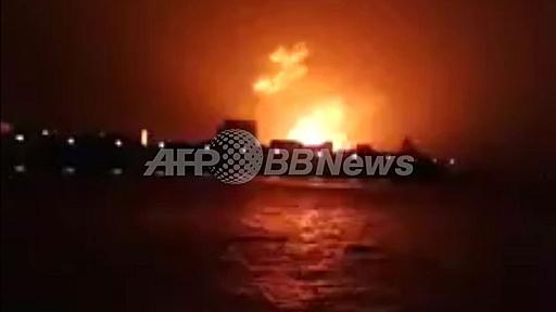 インド海軍潜水艦が爆発炎上、乗員18人閉じ込め