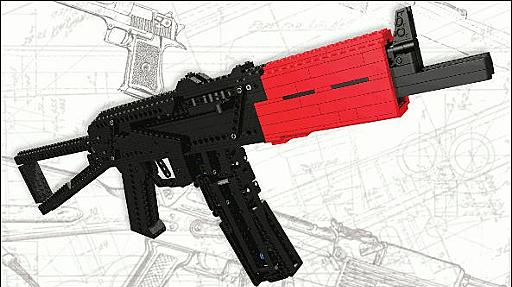 実際に弾を発射できるレゴで作られた本物そっくりのライフルやハンドガン