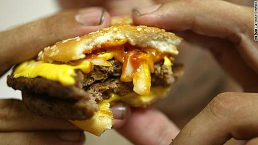 「ハンバーガーは不健康」　米マクドナルドが従業員に助言