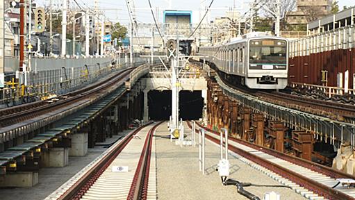 小田急・下北沢が地下駅に　5年内に混雑も大幅緩和 - 日本経済新聞