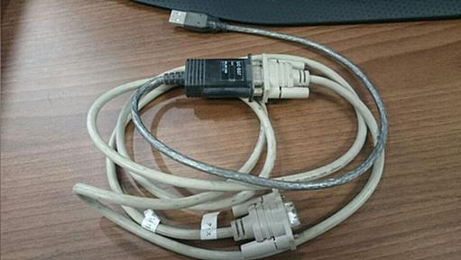 やっぱりみんな持ってた「一般的なITエンジニアはルータ設定用で常備しているUSB-シリアル変換&RS-232Cクロスケーブル」