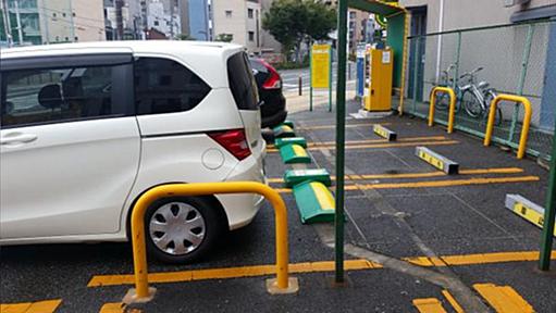 コインパーキングの違法駐車画像をアップ　→「緑色の板を踏まないとダメなんですか？障害物があったら踏んではダメだと思うでしょう」