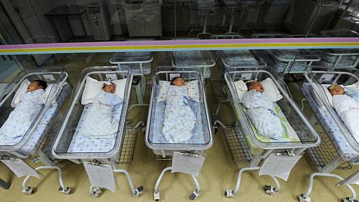 未婚女性にも卵子凍結許可を、中国国政助言メンバーが提言