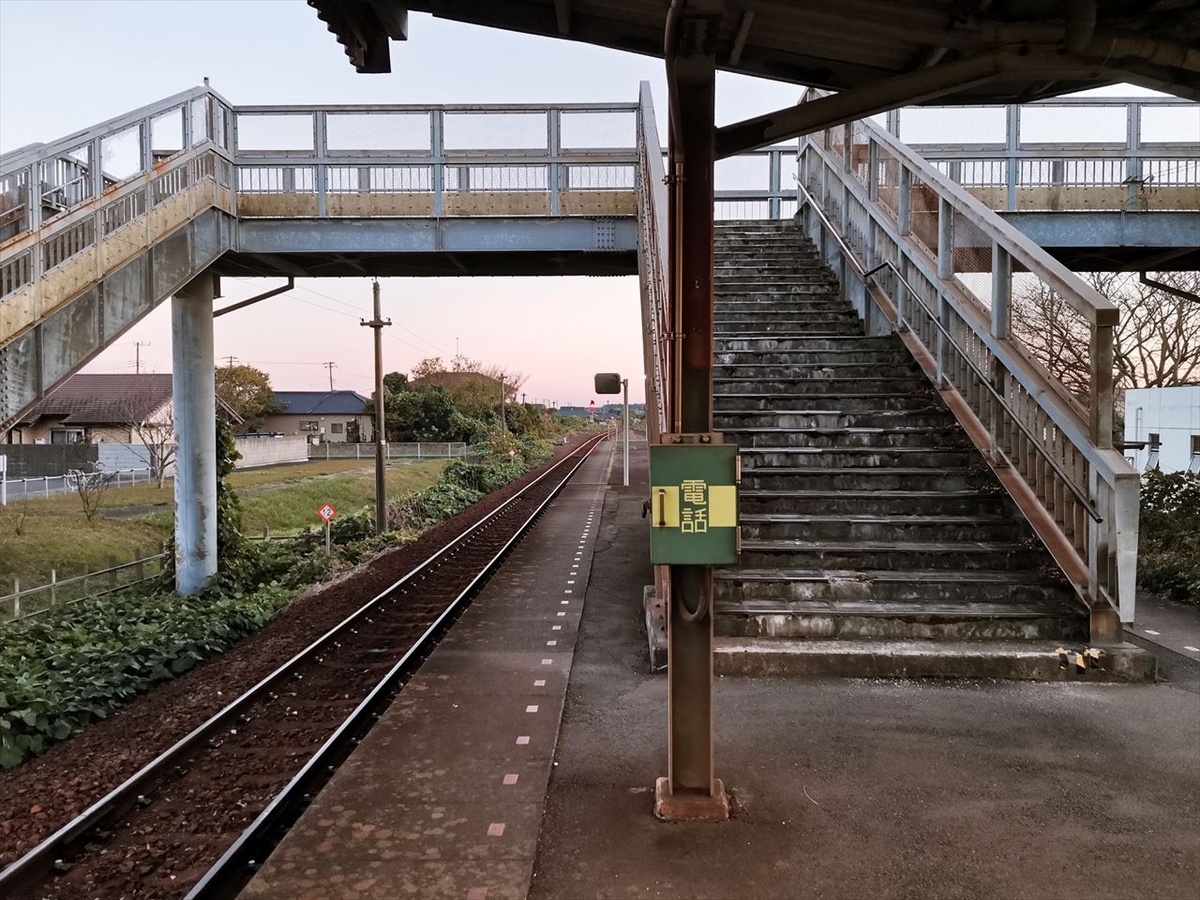 鹿島大野駅のホーム