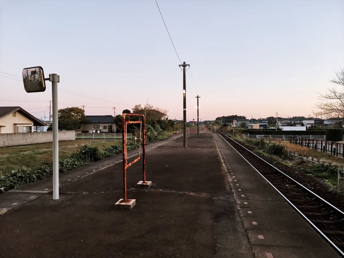 鹿島大野駅のホーム