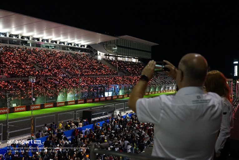 Blog | F1スタッフも驚嘆。夜を迎えても鈴鹿の賑わいは止まらない【F1日本GP鈴鹿パドック通信／第3回】