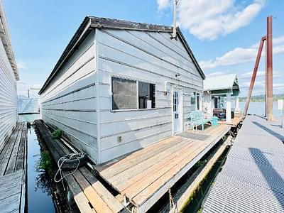 BOATZON | 1959 Hargrave Boat House