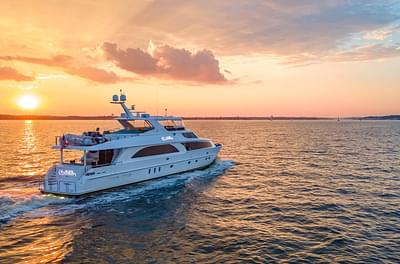 BOATZON | 2010 Hargrave Custom Raised Pilothouse