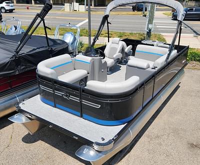 BOATZON | 2023 Qwest Pontoons Qwest 818 XRE CRUISE - LT