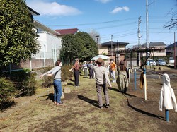 コロナ禍のなか始めた青空休憩所で体操