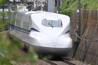 東海道・山陽新幹線「のぞみ」は昨年、3大ピーク期に全車指定席となることが発表されていた。写真は「N700S」＝2020年7月1日、兵藤公治撮影