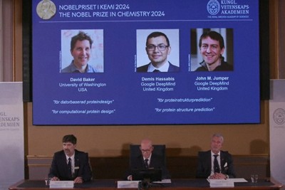 2024年のノーベル化学賞を発表する記者会見＝スクリーンショットより