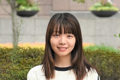 「老人と海」について「主人公の漁師の内省が魅力的な一冊だった」と話した石橋真央さん＝大阪市北区で2024年9月3日午後2時2分、三角真理撮影