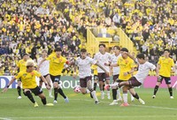 Vissel Kobe's Yoshinori Muto, second from right, scores against Kashiwa Reysol in the second half of a J-League first-division match at Sankyo Frontier Stadium in Chiba Prefecture east of Tokyo on Nov. 30, 2024. (Kyodo)