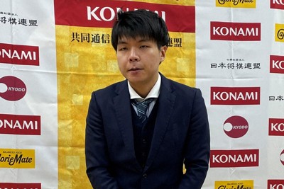 棋王挑戦を決め、藤井聡太棋王との五番勝負への意気込みを語る増田康宏八段＝東京都渋谷区の将棋会館で2024年12月17日、丸山進撮影