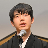 王将戦4連覇を目指す藤井聡太王将＝東京都千代田区で2024年11月12日午後4時26分、新宮巳美撮影