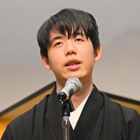 王将戦4連覇を目指す藤井聡太王将＝東京都千代田区で2024年11月12日、新宮巳美撮影