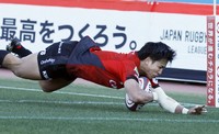 Masayoshi Takezawa scores a try for Yokohama Eagles during their Japan Rugby League One game against  Shizuoka Blue Revs at Nippatsu Mitsuzawa Stadium in Yokohama on Jan. 11, 2024. (Kyodo)