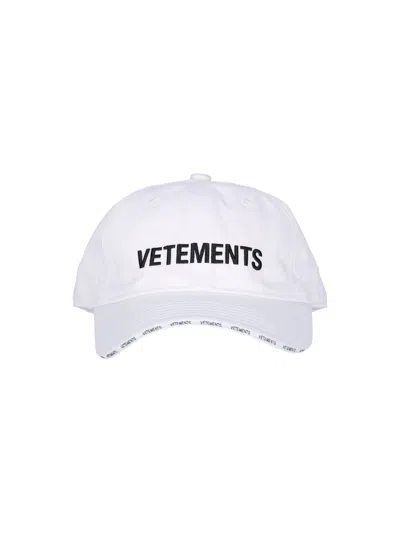 Vetements Logo Baseball Cap In Bianco