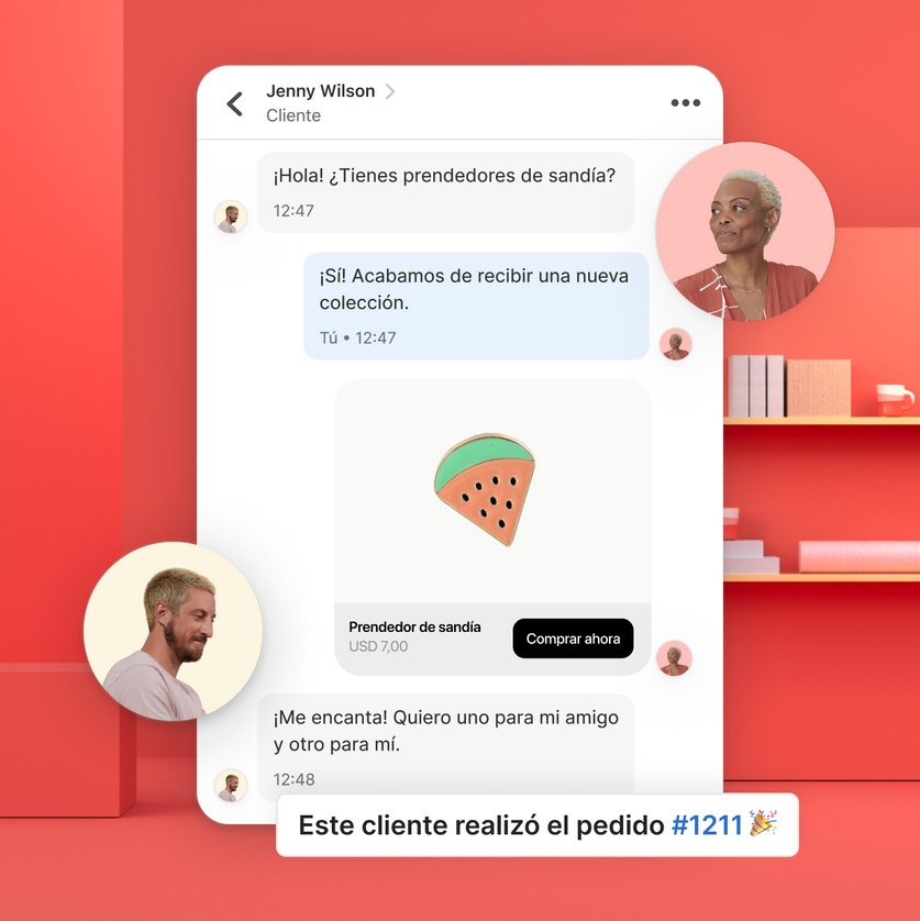 Hay una ventana de chat abierta en la que se muestra una conversación sobre un pedido entre un miembro del personal de la tienda y un cliente. Se ve una imagen de una mujer que representa los comentarios del miembro del personal y una imagen de un hombre que representa la respuesta del cliente.