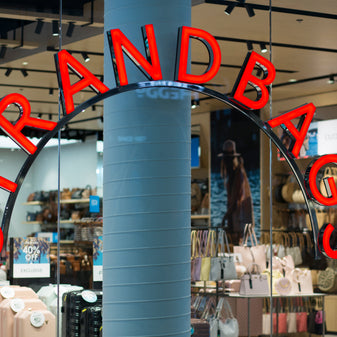 Entrance to Strandbags store