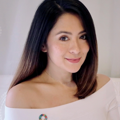 Antoinette Taus