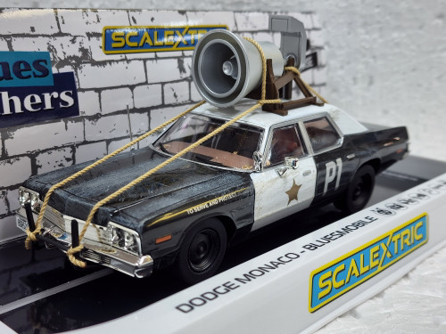 C4322 Scalextric Blues Brothers Dodge Monaco Bluesmobile 1:32 Slot Car DPR