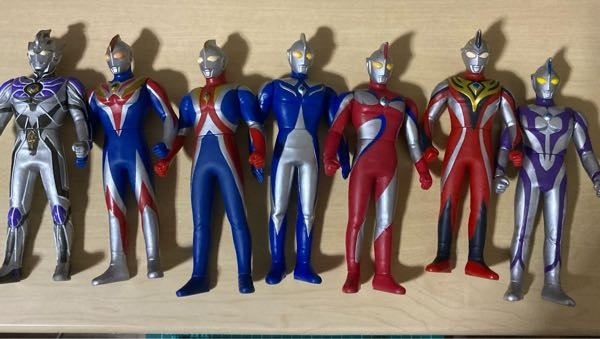 ウルトラマンコスモスの旧サイズソフビを集めているのですが、画像に無いものはあと何がありますでしょうか？入手困難な物も含め、教えて頂きたいです。