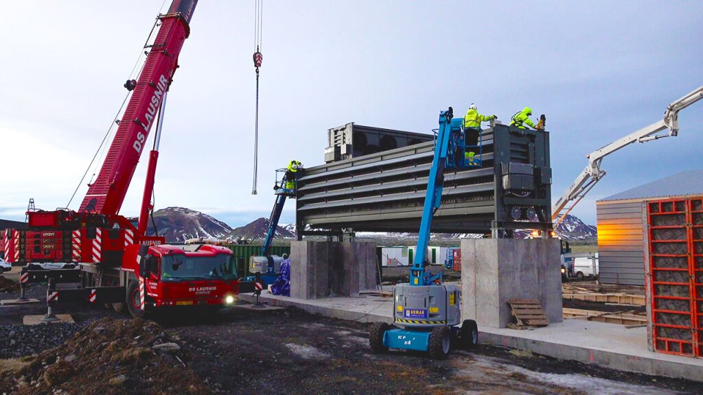 Mounting our first collector container